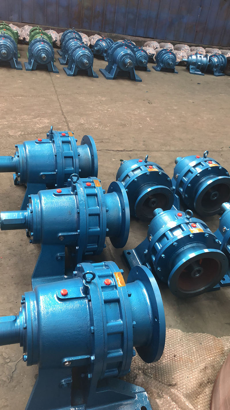 Reducer working principle in cement wall putty mixing machine